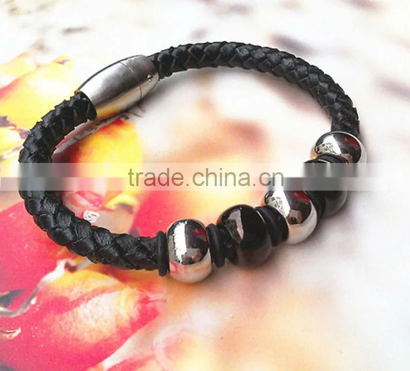 Stunning good quality titanium bracelet wth magnets