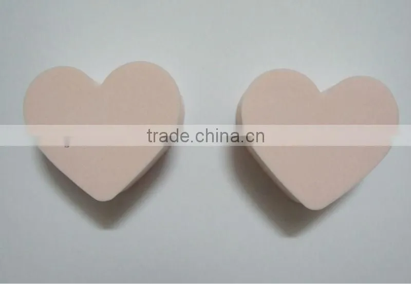 Non latex heart- shaped makeup cosmetic sponge
