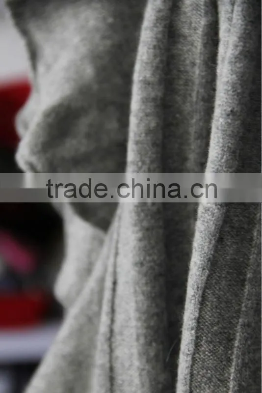 Ruffled Pure Cashmere Knitted Scarf