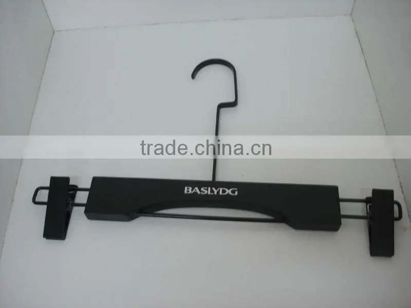 WF65 plastic clip hanger for pants and skirts