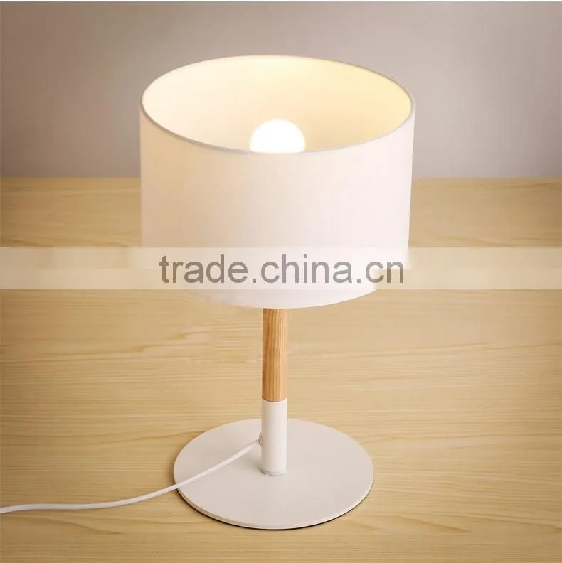 hot saled wooden E27*1 table lamp, fabric /cloth small desk light