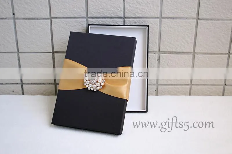 Customized Made-In-China Luxury Ribbon Wedding Invitation Box For Gift