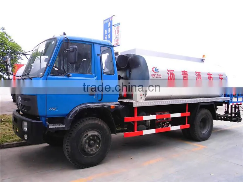 Dongfeng 4X2 8000L asphalt distributor truck