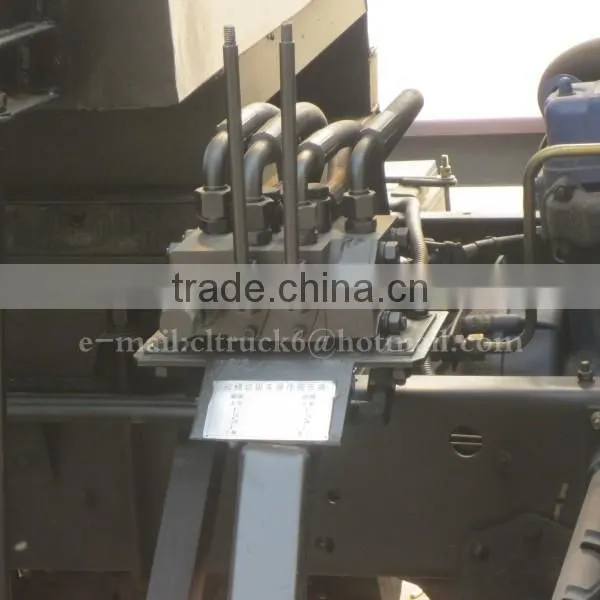DONGFENG 4*2 Hanging Barrel Refuse Truck 5m3