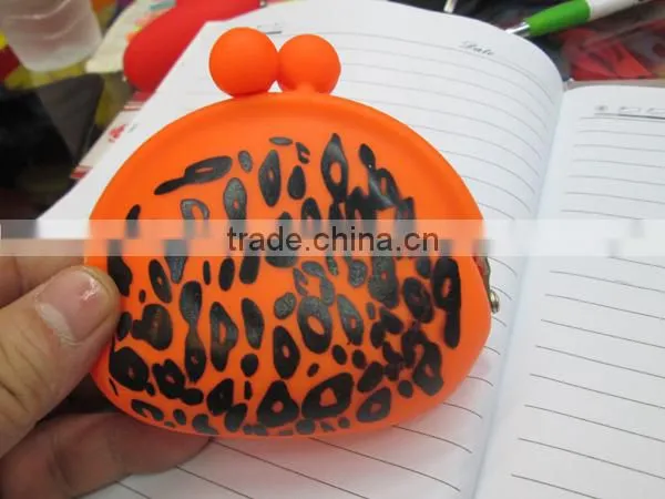 customized Funny imprinted silicone pouch