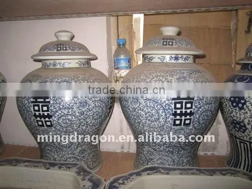 chinese golden genaral ceramic vase(with lids)