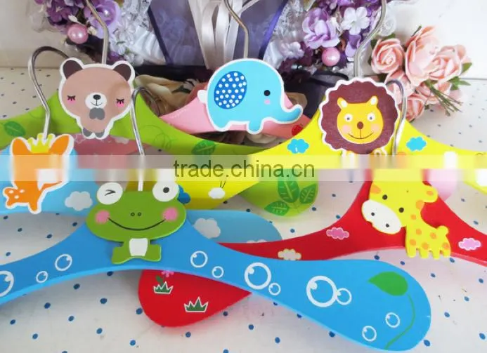 M042 2015 wholesale custom children cartoon clothes hanger
