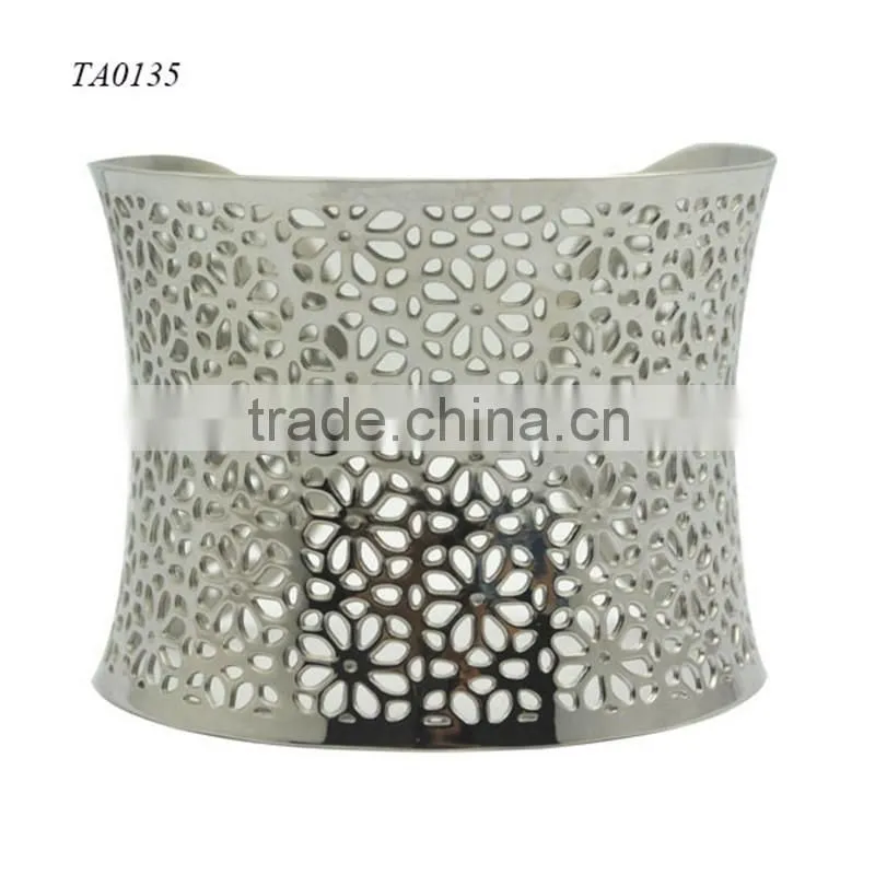 Fashion Hollow out Heavy Cuff Bangles Cheap Stainless Steel Bracelet