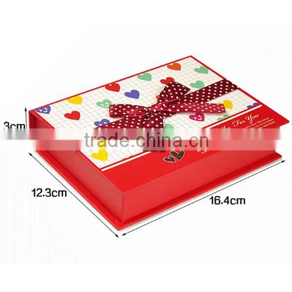 Delicate Ribbon Clamshell Chocolate Box