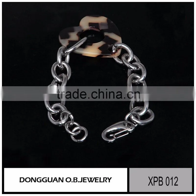 simple charm bracelet jewelry, heart shape love bracelet from Dongguan factory
