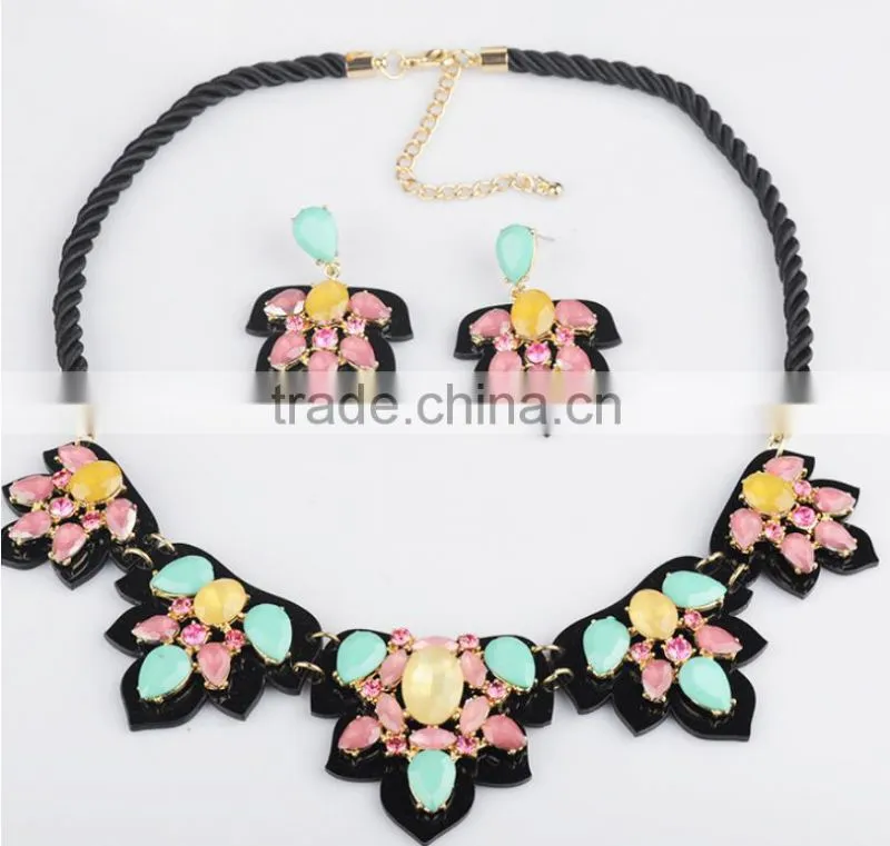 Fashion Leaf Shaped Necklace Earring Set Multicolor Jewelry Set Fashion Women Jewelry Set