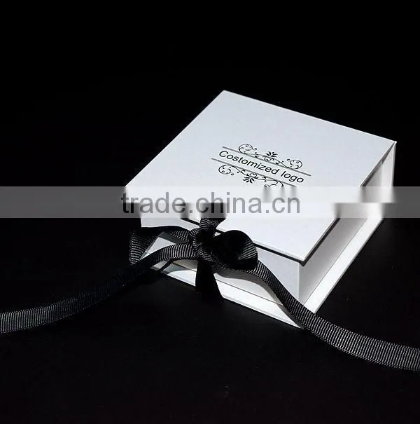 Luxury custom high gloss white paper cardboard box packaging for candle