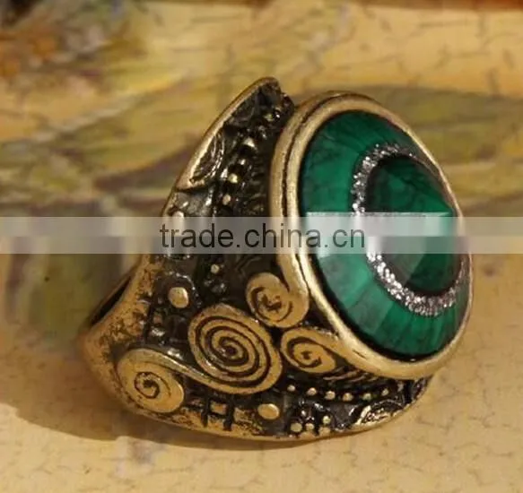 Good quality antique wedding style Vintage Estate Ruby Emerald Gems Ring