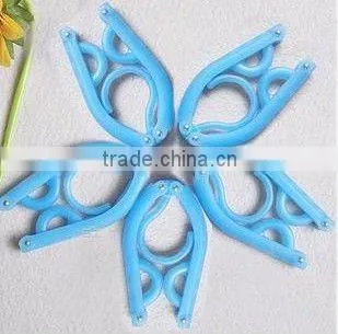 Folding hanger