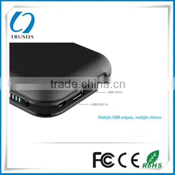 Three output black round angle 2.1A power bank for tablet
