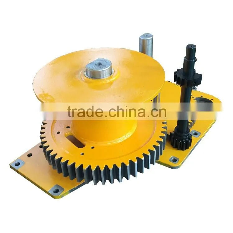 Speed transmission hand winch