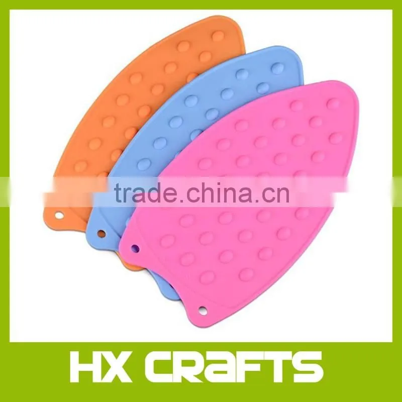 Amazon hot sell High Quality Hot Protection Rest Pad Mat Underlay Cover Helpers Safe Surface Silicone Iron Mat