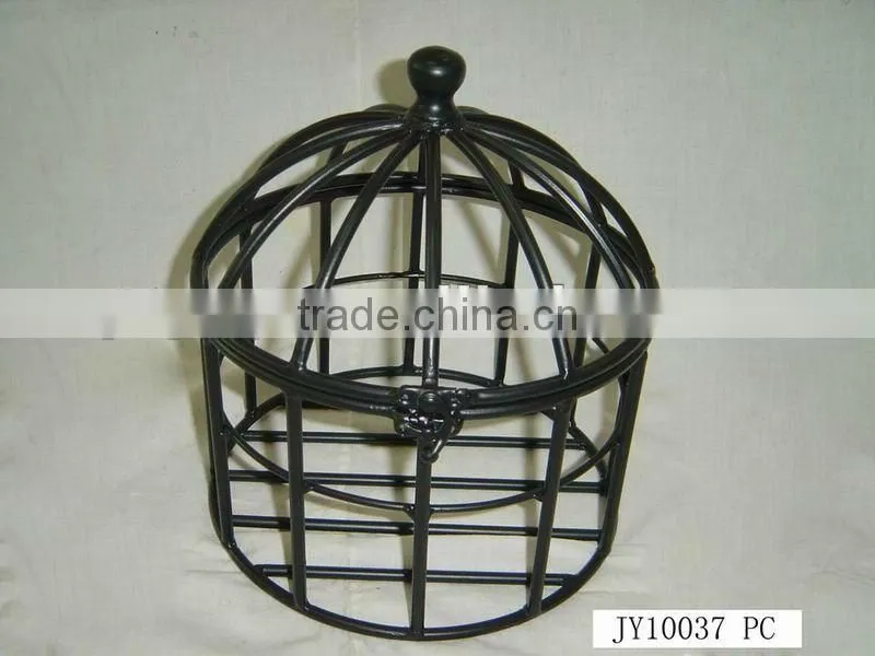 Metal cage planter with lock