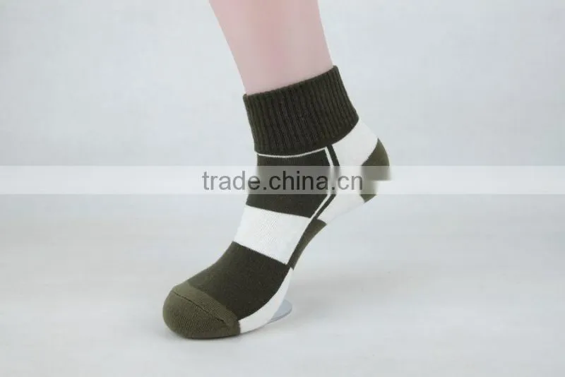 Hot selling custom cotton sport socks men socks