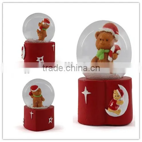 Polyresin bear snow globe