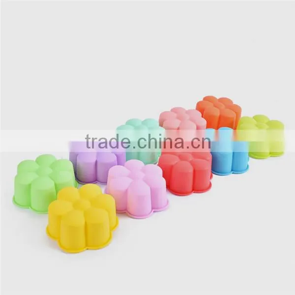 Cute silicone robot shaped cake mold