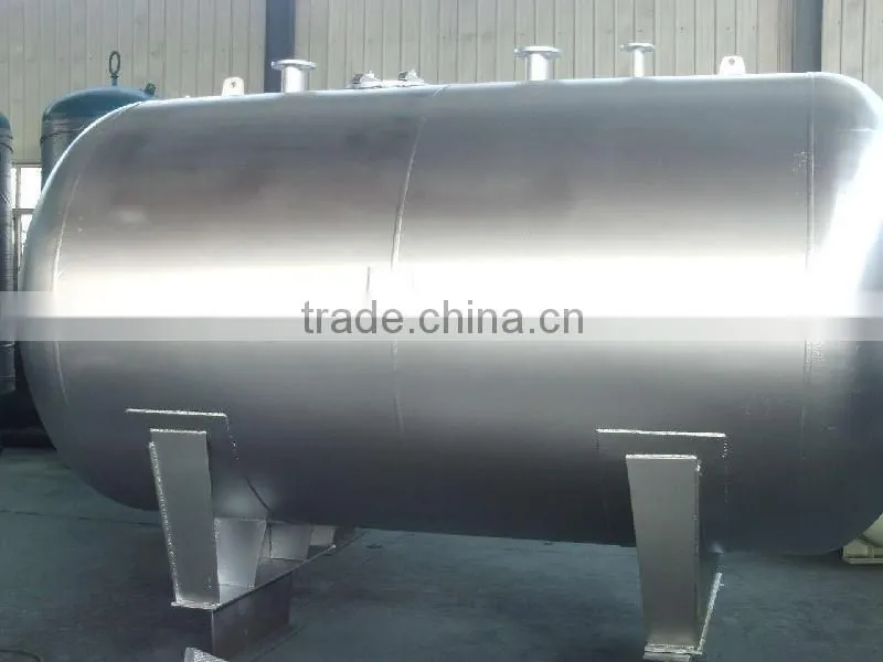 Carbon tank hot water tank