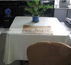 Food grade pp disposable TNT tablecloth/ table cover with low price, China factory