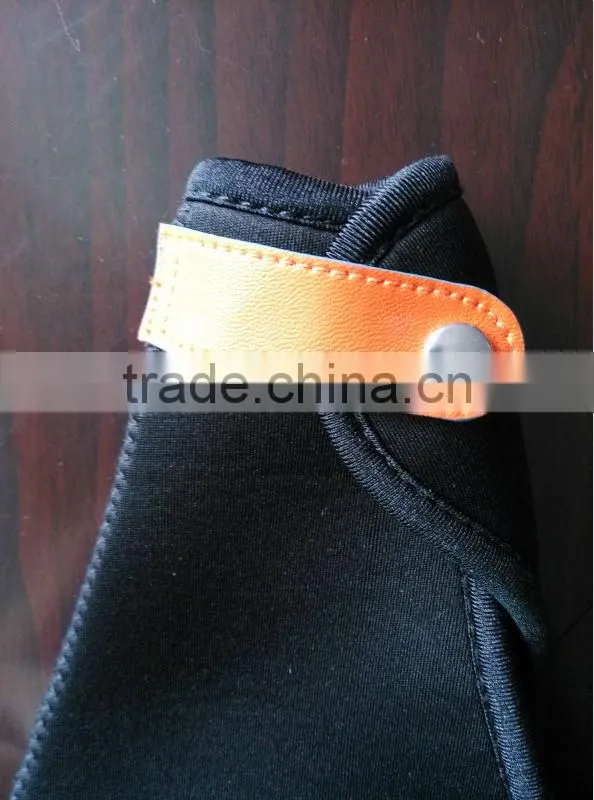 GR-B0322 custom neoprene stubby holder with zipper