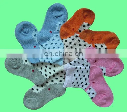 comfortable and safe baby's tube cotton socks