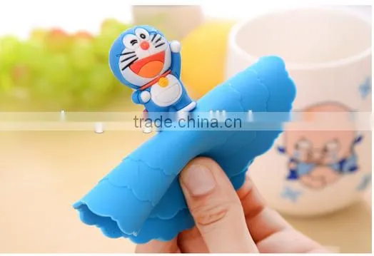 food grade soft silicone strong adsorbability universal cup lids with animal