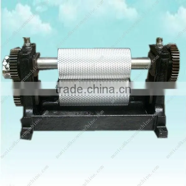 Beeswax roller machine