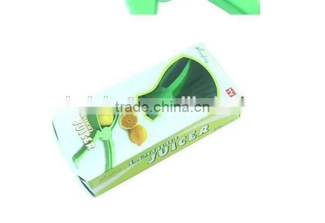 CY143 Lemon juicer clip fruit juice maker Lemon/Orange sprayer Manual Lazy Orange Reamer