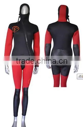 Spearfishing equipment Two-pieces red wetsuit with hood