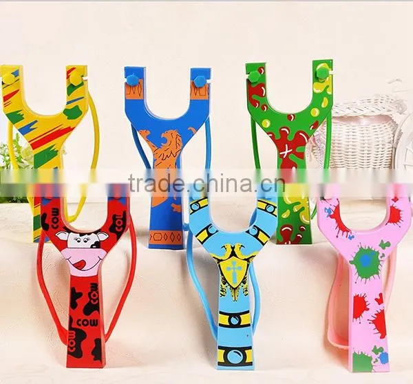 Best sell colorful wooden custom slingshot catapult