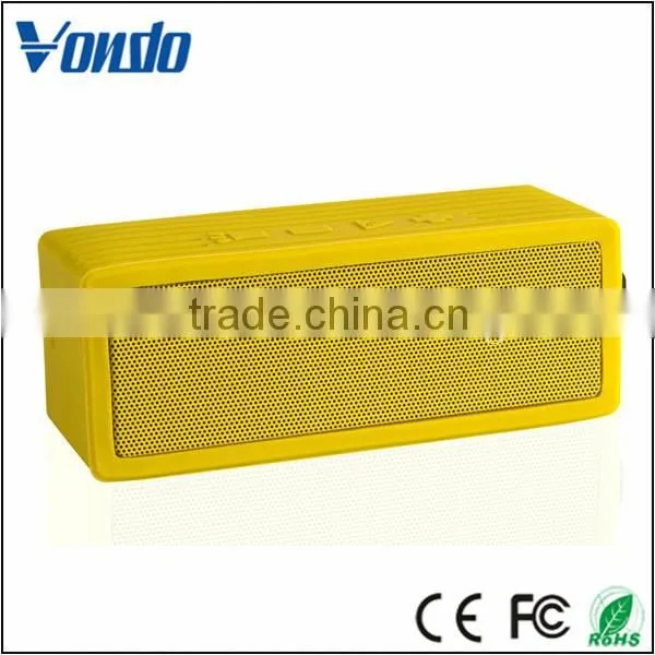 Colorful portable bluetooth speaker with the silicone waterproof jacket speaker bluetooth