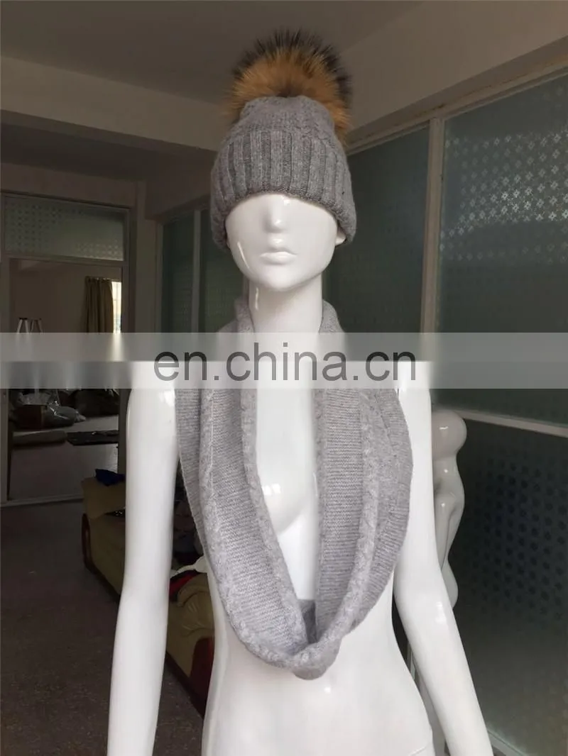 Whosale Fashion Winter Long Wool Knit Collar Real Top Pom Hat Scarf Attached