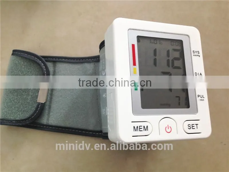 Android IOS APP Smartphone Control Automatic Inflating Wrist Watch Bluetooth Blood Pressure Monitor with Testing Heart Beat Rate