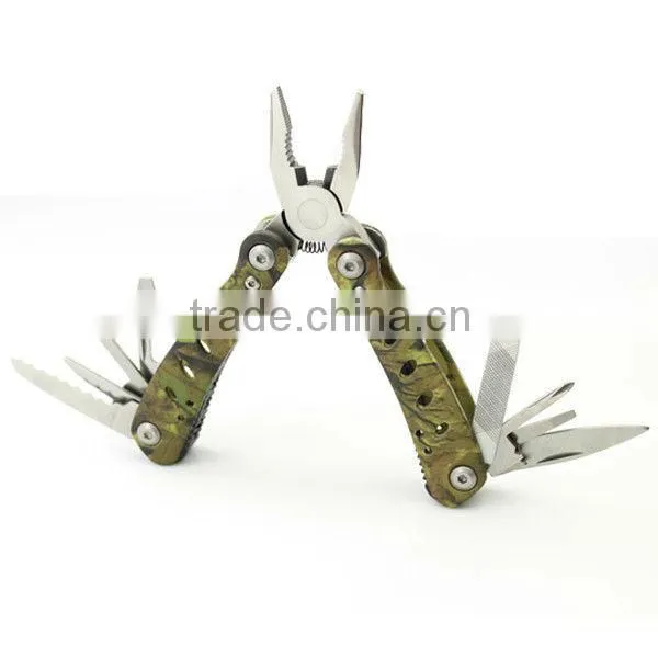 Unique plier tool