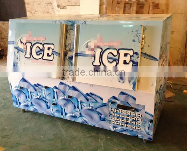 Upright ice merchandiser with fan cooling system