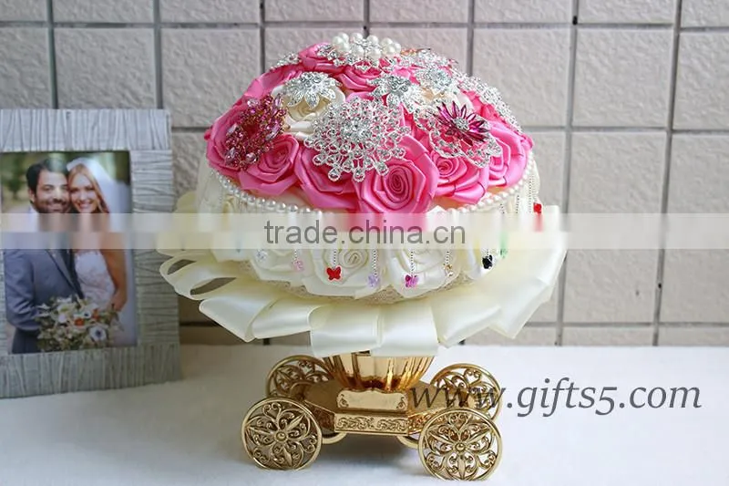 Elegant Lovrly white and pink wedding bouquet with Crystal bead curtain