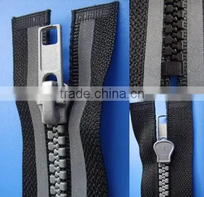plastic zipper