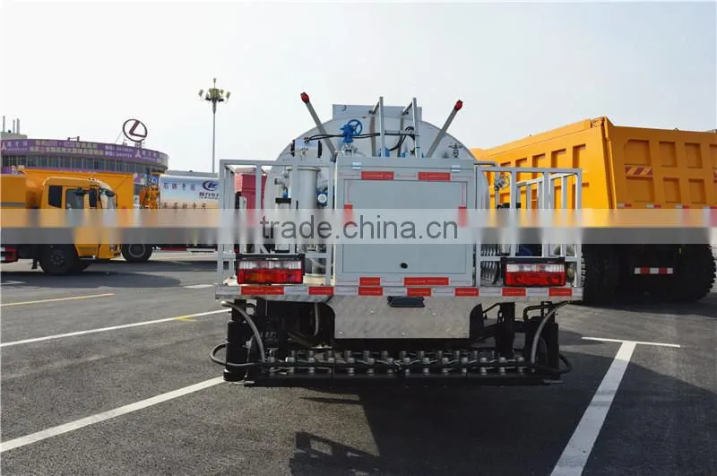 Dongfeng DLK 6CBM bitumen sprayer for sale