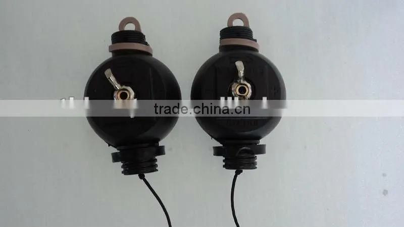 Hydroponic grow light hanger