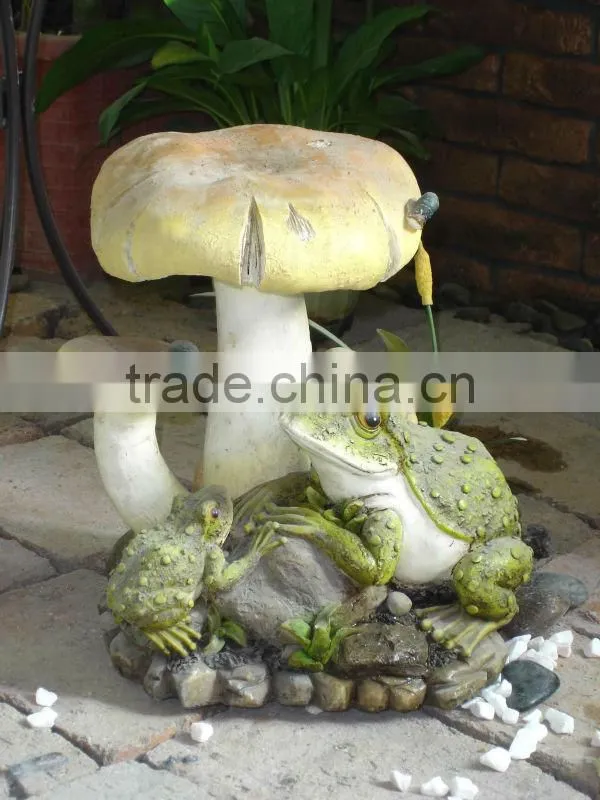 Animal decoration green frogs and yellow mushrooms