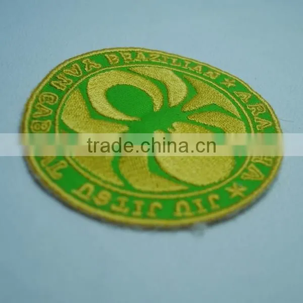 2016 Custom high quality embroidery patches badges