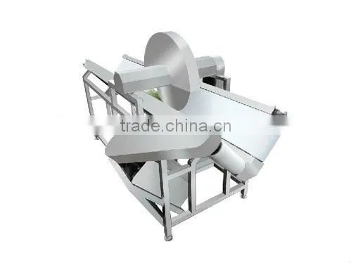 Vegetable cutting machine