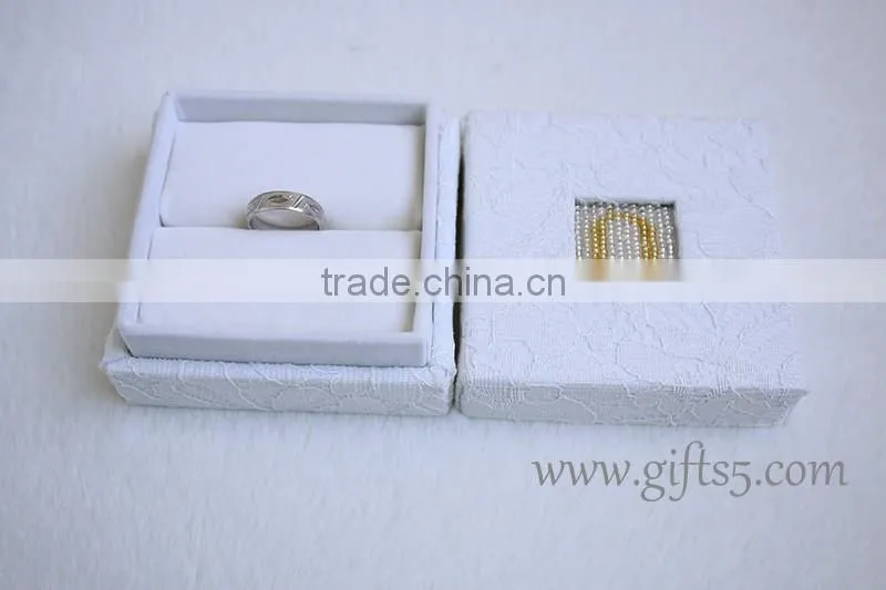 Custom jewellery box for wedding ring with beaded name plate of O