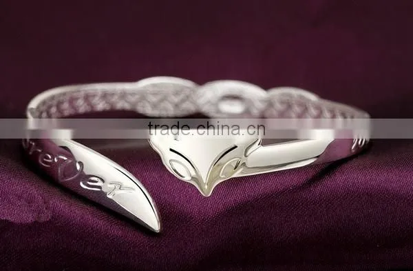 Fashion Design Silver Plated Opening Fox Bangle