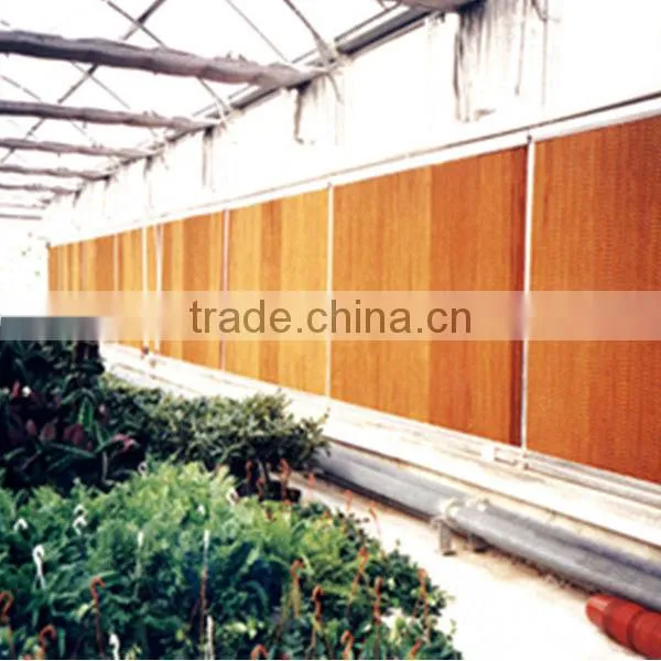 Evaporative cooling pad for poultry