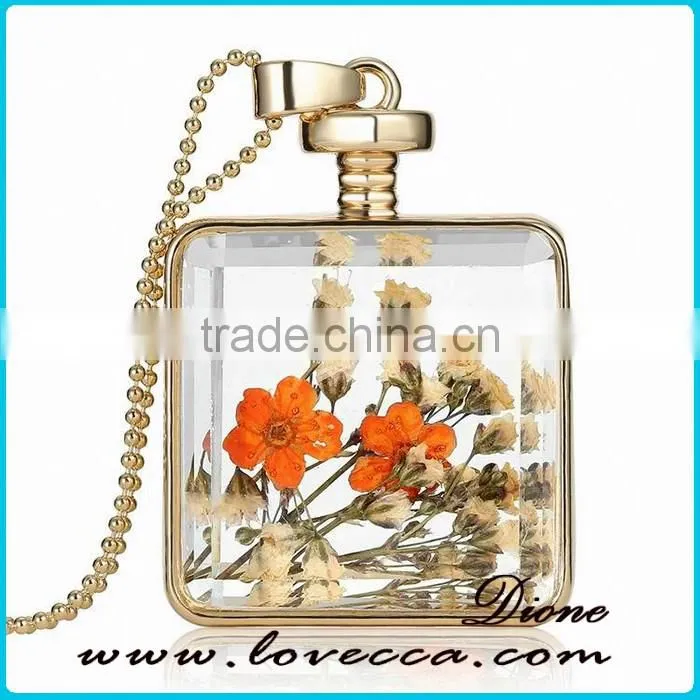 Women heart shape glass terrarium necklace with real dried flowers